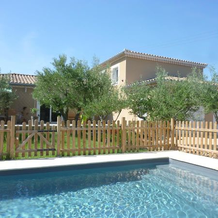 Le Mas De Tiomka Saint-Maximin (Gard) Exterior foto