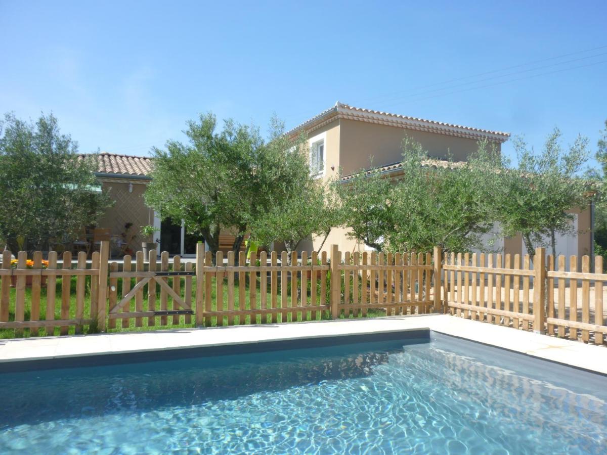 Le Mas De Tiomka Saint-Maximin (Gard) Exterior foto
